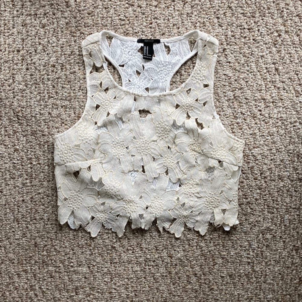NWOT Forever 21 Floral Crochet Lace Cutout Festival Summer Vacation Crop Top